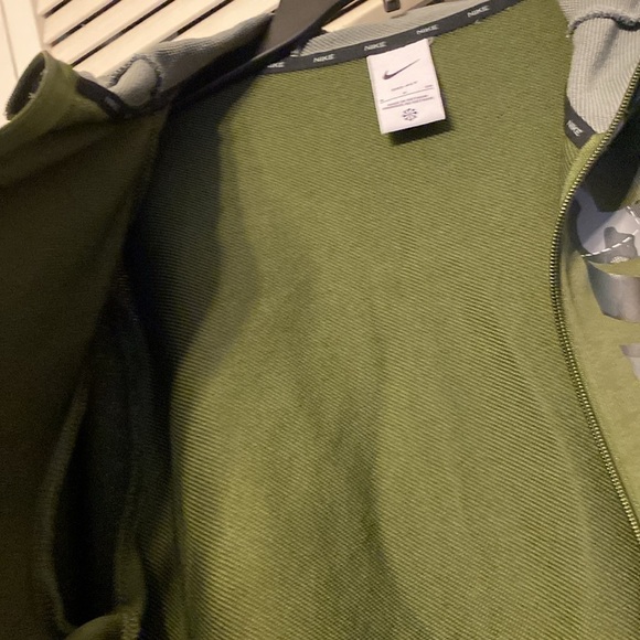 Nike Dri-Fit Zip Up  Dark Olive Green Hoodie Logo on Front Size S - Picture 6 of 8